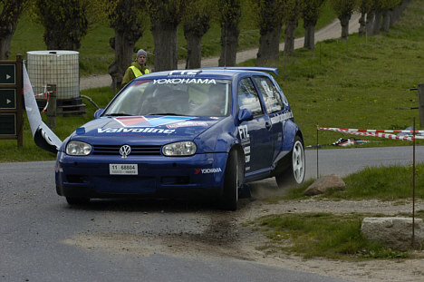 Tim Svanholt har godt nok ikke firhjulstræk i sin Volkswagen Golf, men gennem hele sidste sæson formåede han at give kørerne i de firhjulstrukne biler kamp til stregen. Det satser han på at fortsætte med ved Danboring Rally.